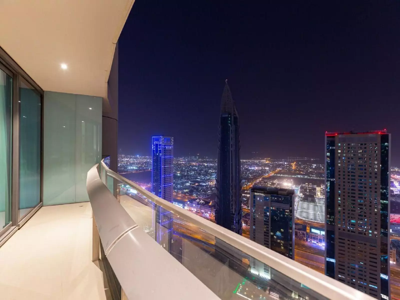 Burj Vista 1