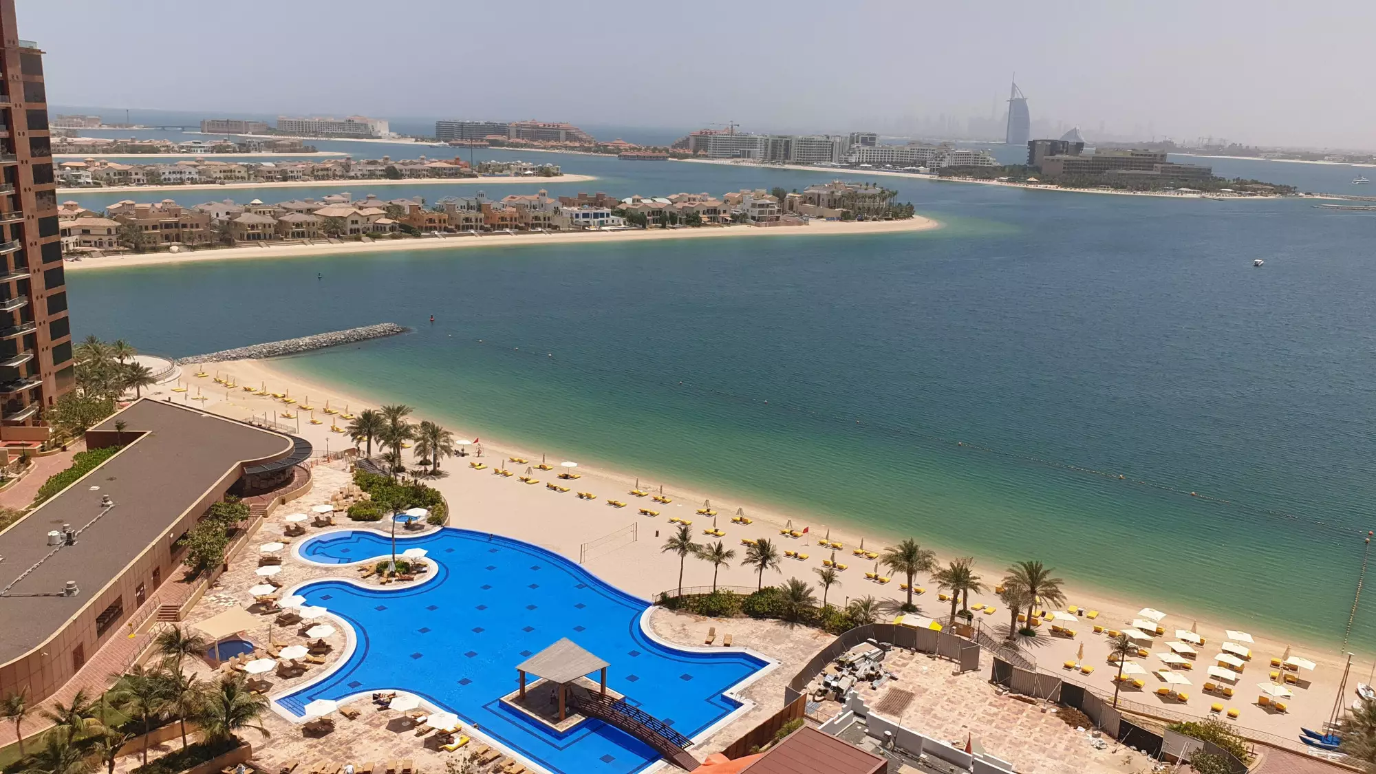 Amber Tiara Residences